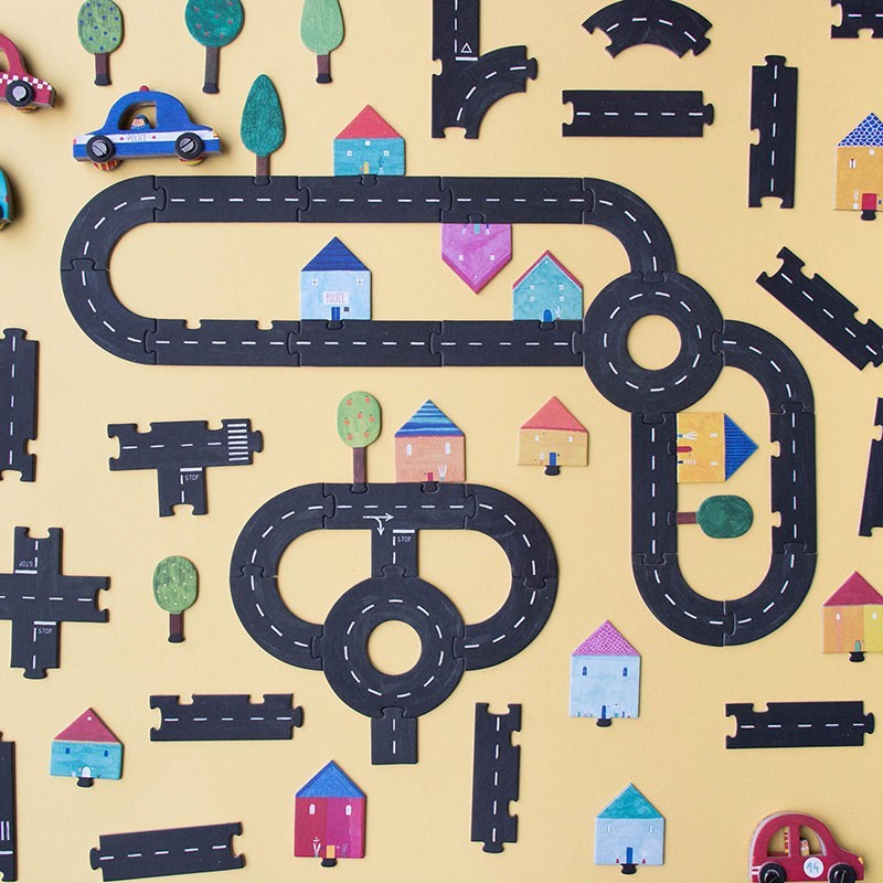 un jeu libre de voitures et de routes